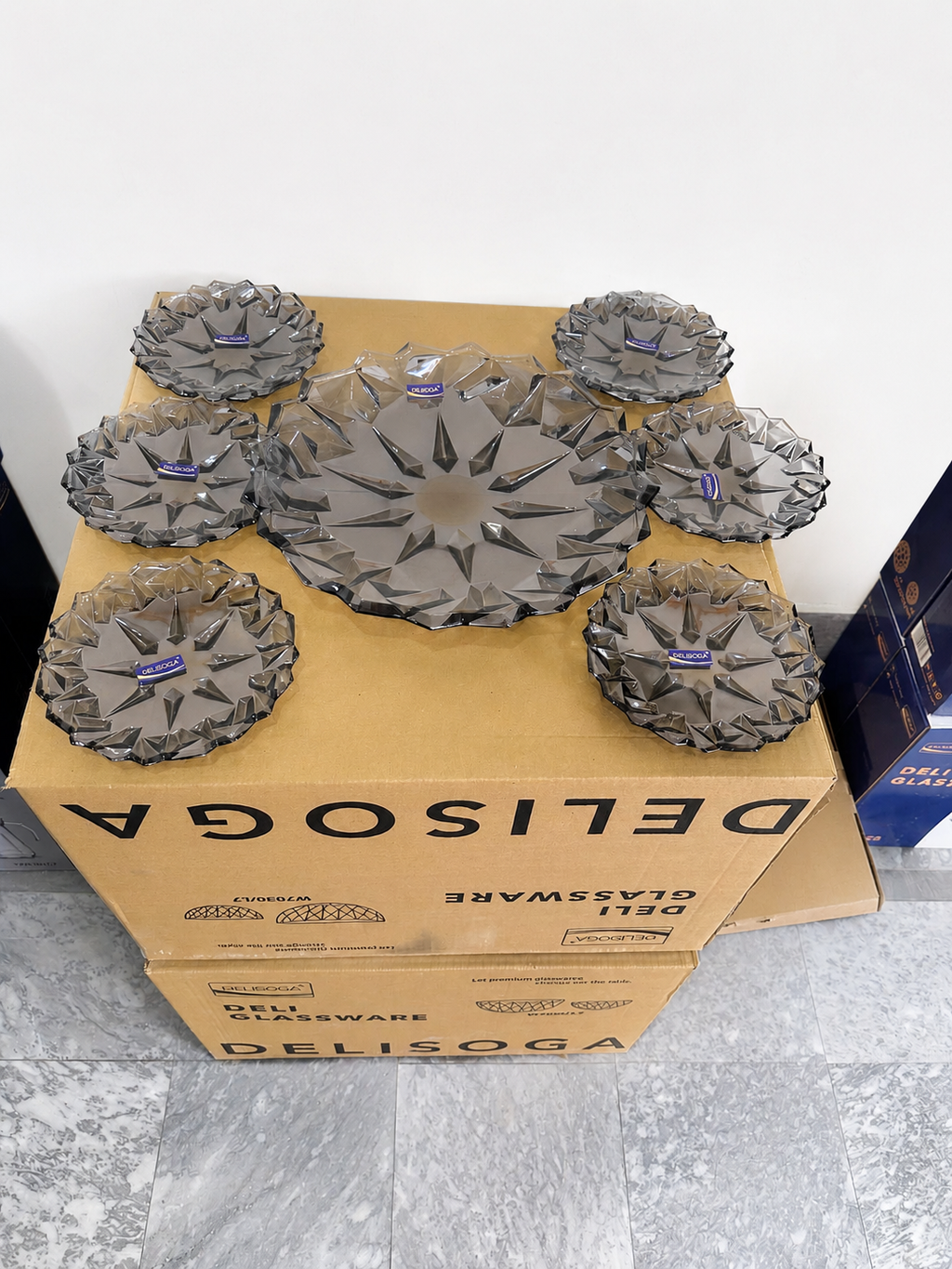 Delisoga Glassware 7 Pcs Diamond Design Cake Serving Set – Black