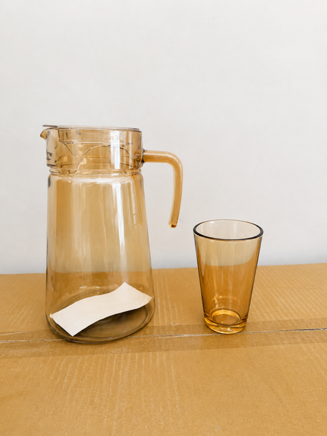 Delisoga Glassware 7 Pcs Golden Glass Water Set – 2L Jug with Lid & 6 Glasses